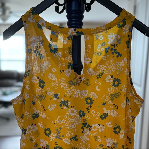 Old Navy Yellow Floral Tank Top, Key Hole& Ruched Shoulder, Size L - Picture 8 of 9